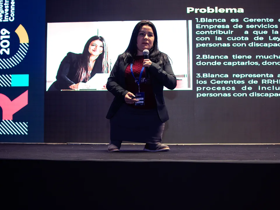 Asistentes de RIC durante una sesión de networking.